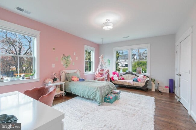 Building Photo - 7018 Statendam Ct