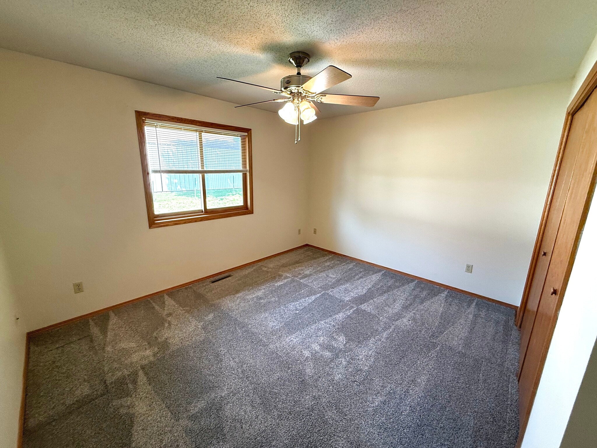 Building Photo - 1505 E Cedar Cir