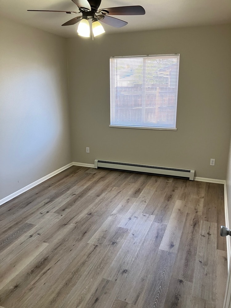 Building Photo - 2999 1/4 Pinyon Ave