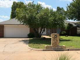 Building Photo - 12301 Arrowhead Ter