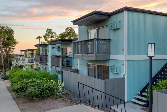 Summit Park Village San Diego, CA Apartment Finder