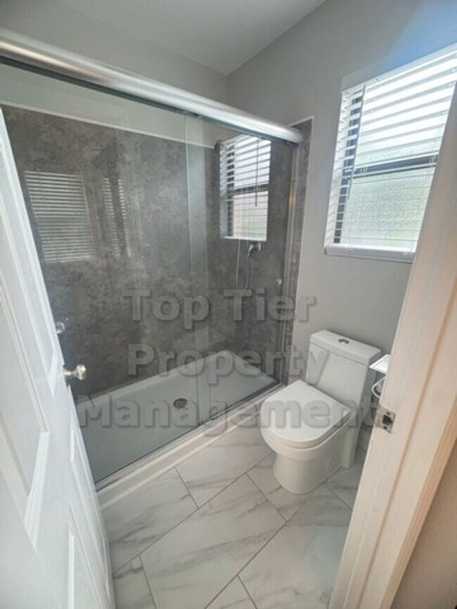 Building Photo - 3 Bedroom, 2 Bath Beautiful Carlsbad Home ...