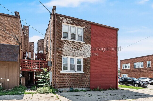 Building Photo - 827 W Jefferson St