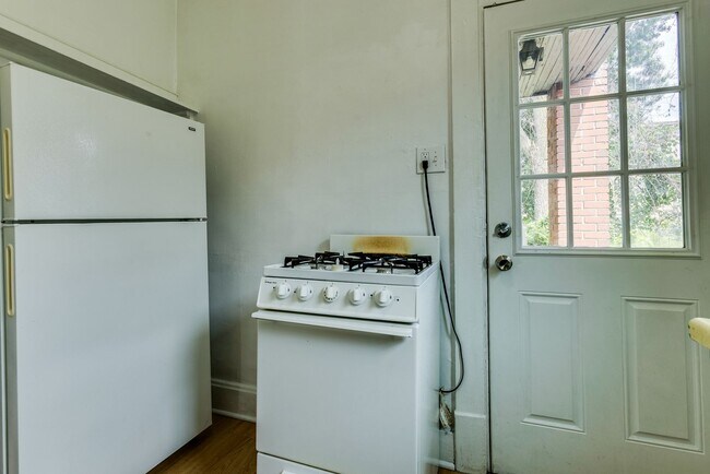 Building Photo - 275 Lelia St