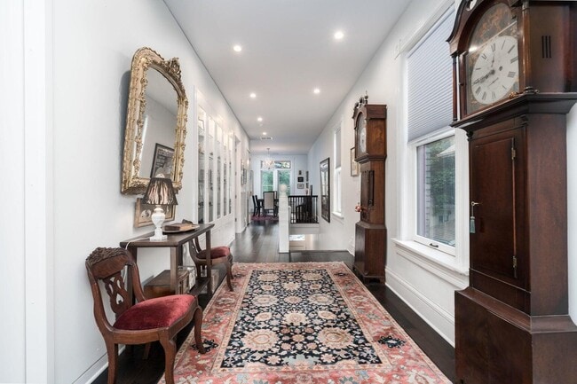 Building Photo - 1730 N Franklin Pl