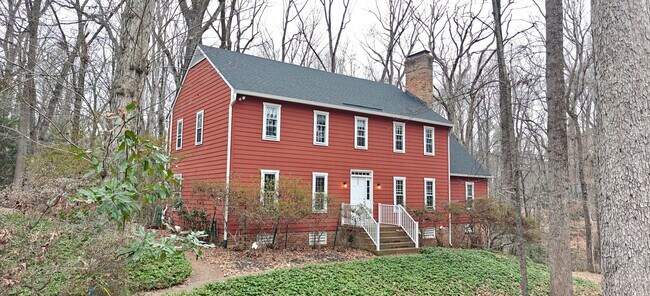 Building Photo - New renovation with River access in Midlothian