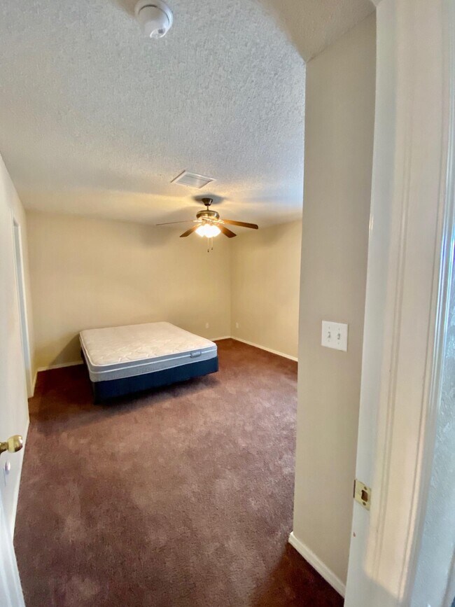 Building Photo - 14214 Lasso Rock Dr