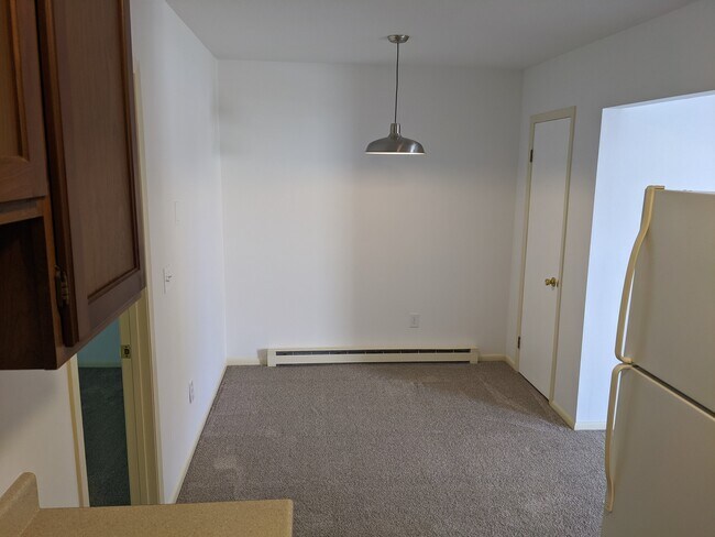 Dining Area - 3121 W 40th St