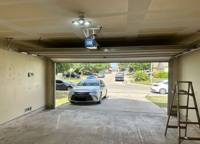 Building Photo - 3BED/2.5 HOUSE FOR RENT AVAILABLE NOW!