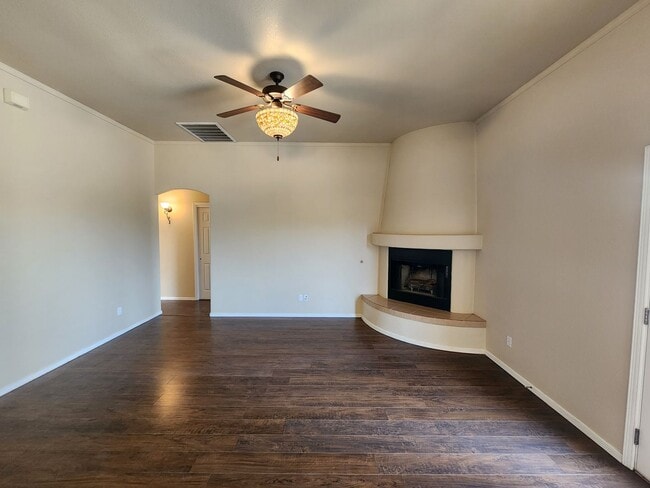 Building Photo - 5859 Habanero Dr