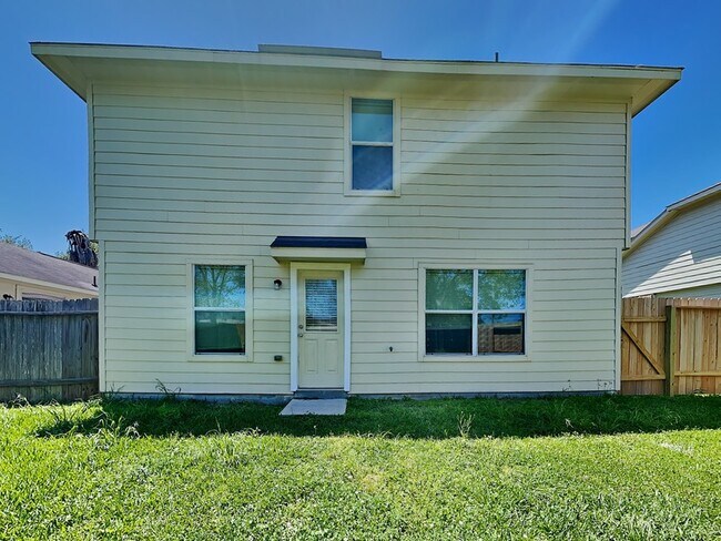 Building Photo - 22310 Queenbury Hills Dr