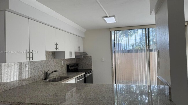 Building Photo - 20118 SW 123rd Dr