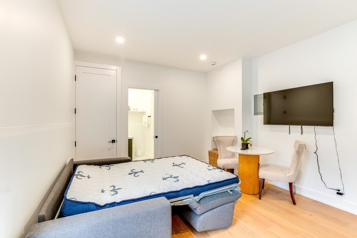 Building Photo - 1032 McLean Ave