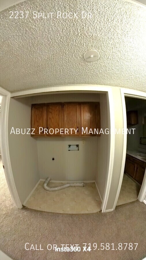 Building Photo - 2237 Split Rock Dr