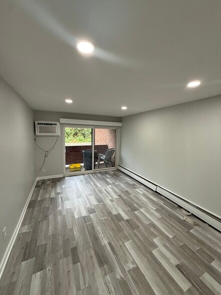 Building Photo - 4808 Chalet Dr