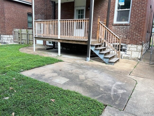 Building Photo - 5811 Dewey Ave