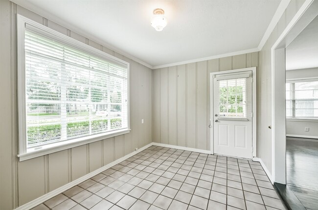 Building Photo - 4924 Palmetto St