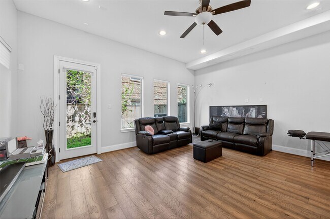 Building Photo - 4744 Aftonshire Dr