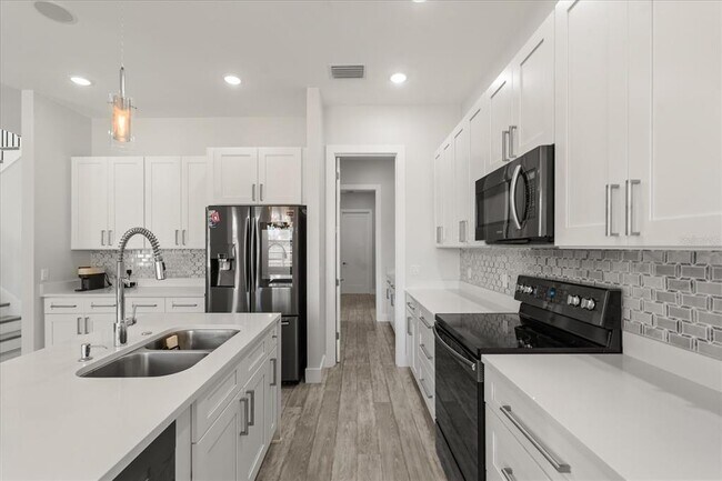 Building Photo - 668 Overspin Dr