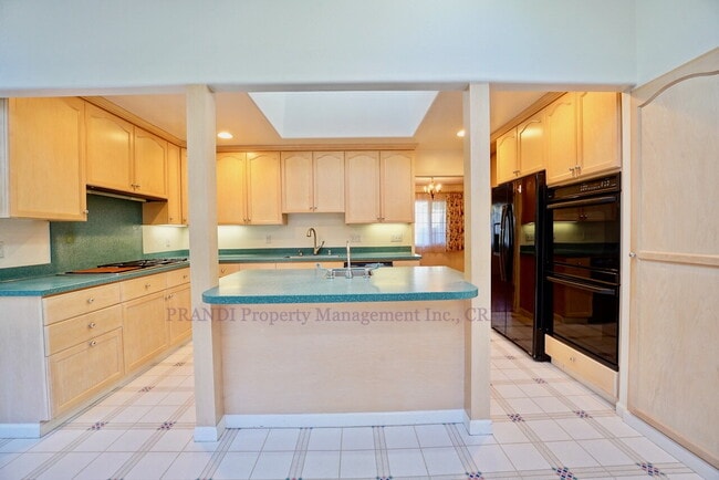 Building Photo - Loma Verde Home with Spacious Backyard, Great Neighborhood!