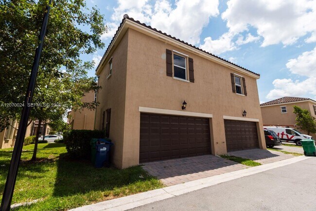 Building Photo - 9362 SW 171st Ct