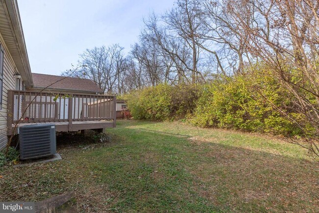 Building Photo - 202 N Teal Rd