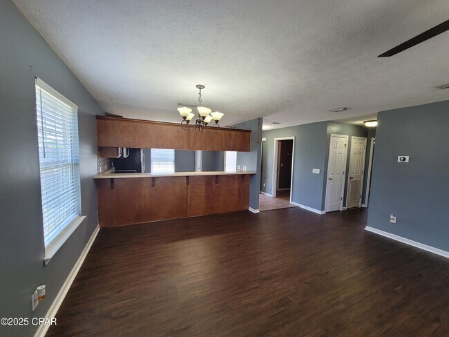 Building Photo - 276 Orinda St
