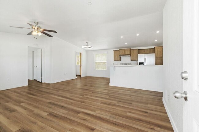 Building Photo - 40589 Los Amantes Rd