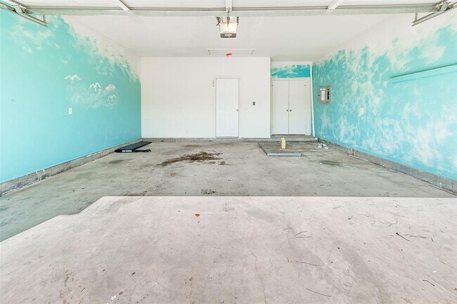 Building Photo - 6005 SE 70th St