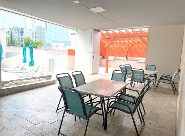 Building Photo - 3338 Peachtree Rd NE