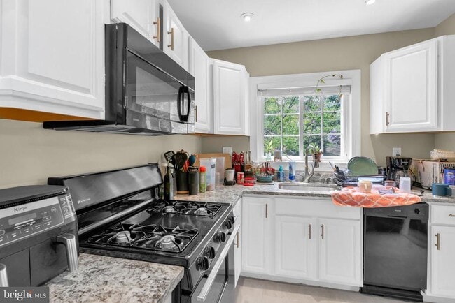 Building Photo - 3623 Gunston Rd