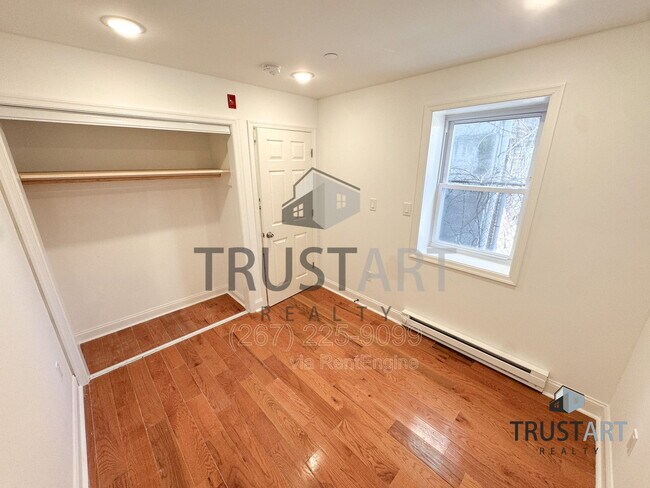 Building Photo - 2025 N 4th St