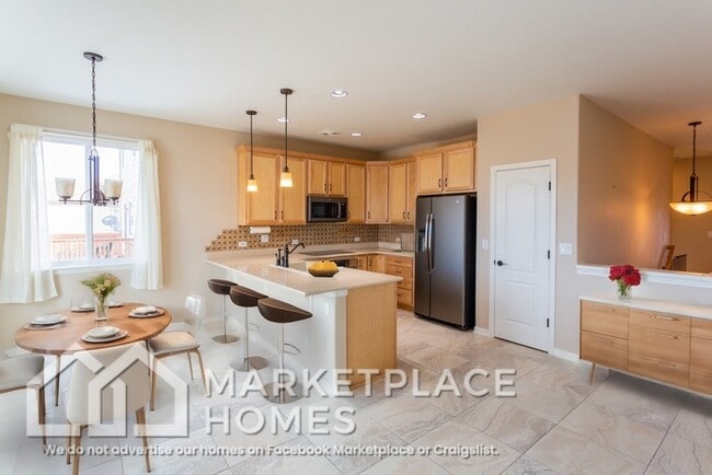 Building Photo - 6293 N Ensenada Ct