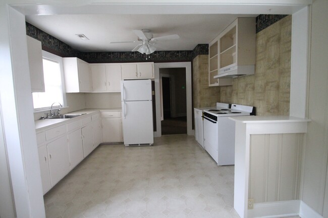Building Photo - Exclusively Offered by Muse Realty, LLC