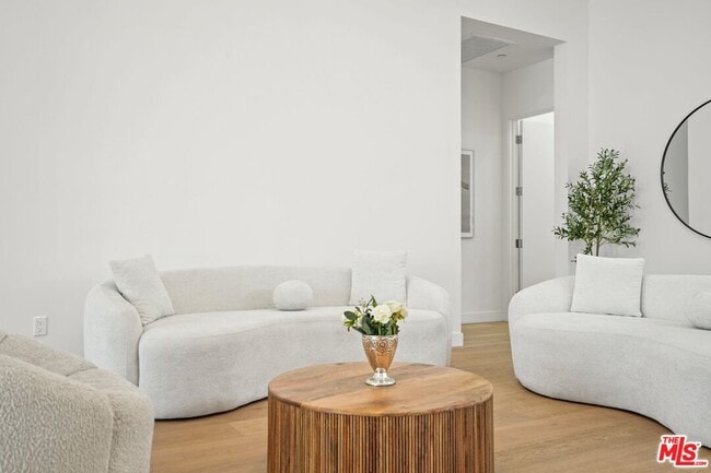 Building Photo - 12136 Clarkson Rd