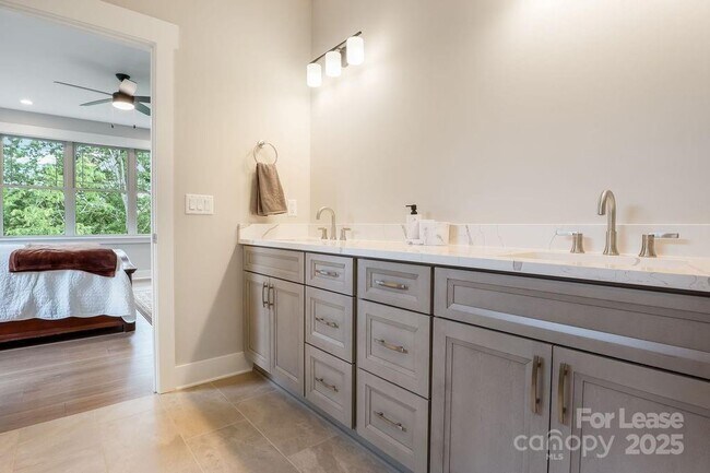 Building Photo - 21 Craftsman Overlook Rdg