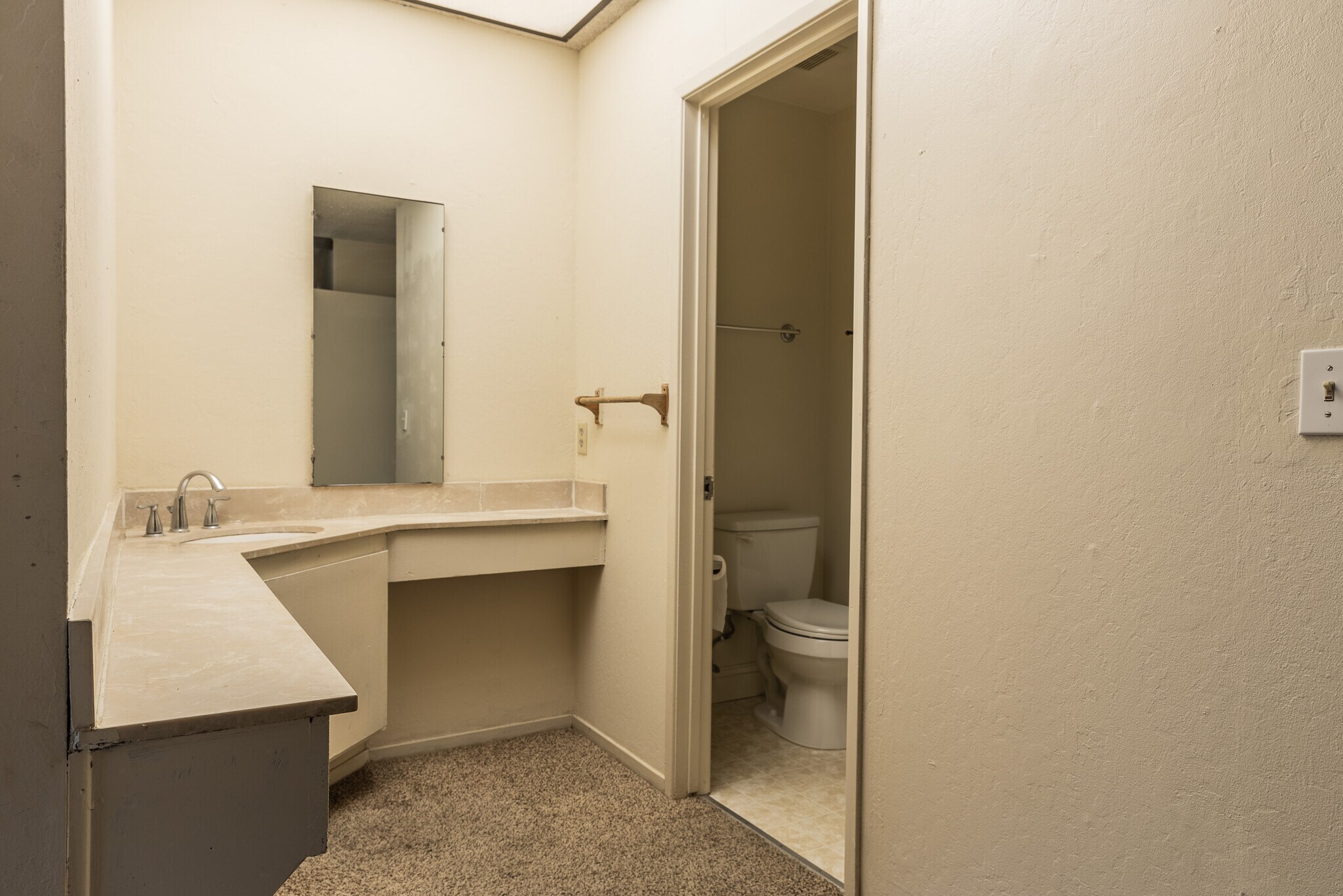 Building Photo - 7084 Via Ramada
