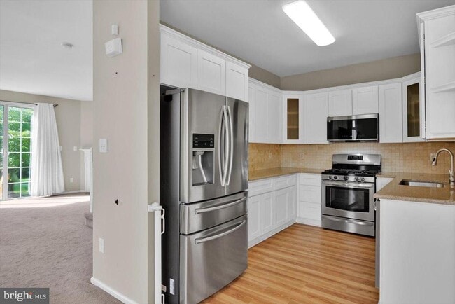 Building Photo - 751 Chanticleer