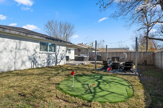 Building Photo - 3814 Seabrook St