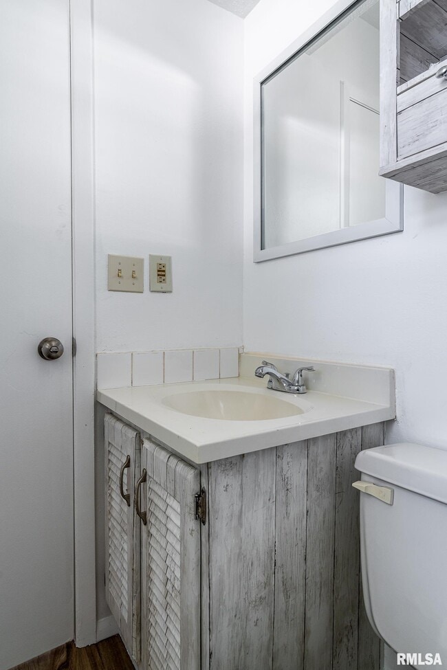 Building Photo - 2530 Saint John Ct