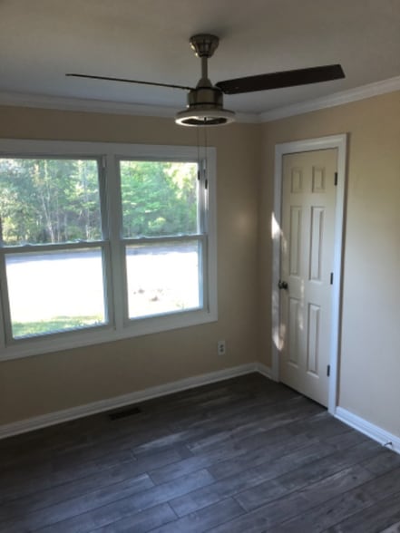 Building Photo - 406 Forest Cir