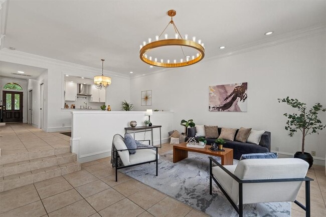 Building Photo - 506 W 33rd St