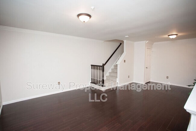 Building Photo - 606 Tanglewood Dr