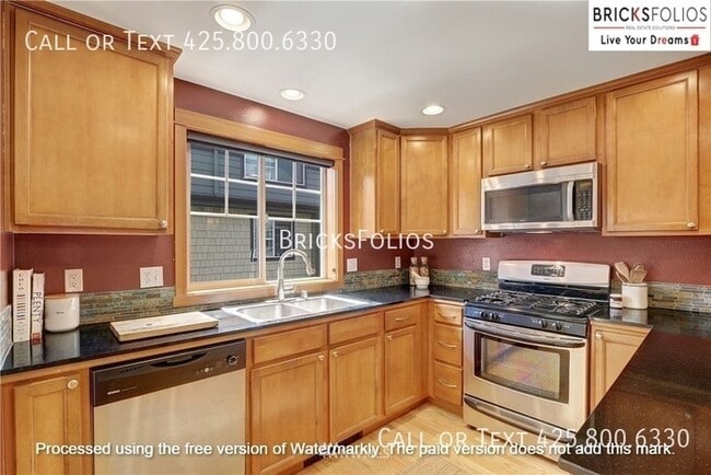 Building Photo - Experience the Best of Both Worlds: Cozy R...