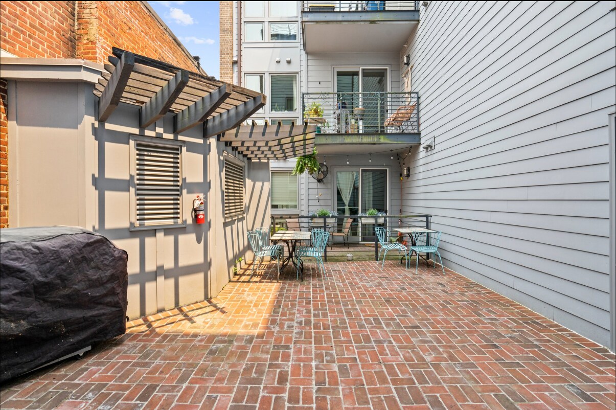 Building Photo - 2920 Georgia Ave NW