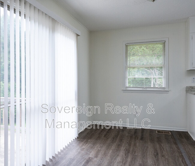 Building Photo - 4107 Cornell Blvd SW