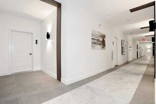 Building Photo - 962 US-9W