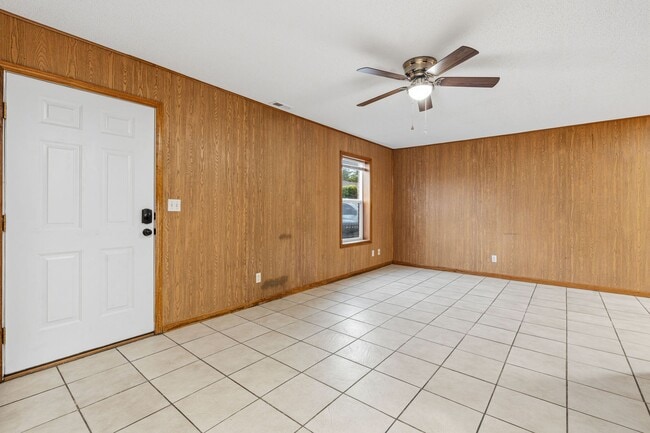 Building Photo - 111 Commercial
