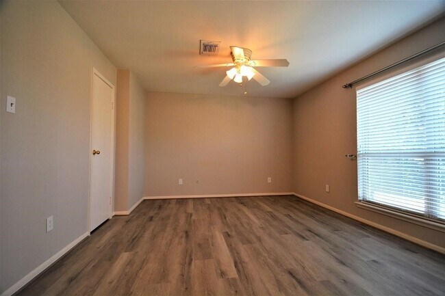 Building Photo - 8801 Hammerly Blvd