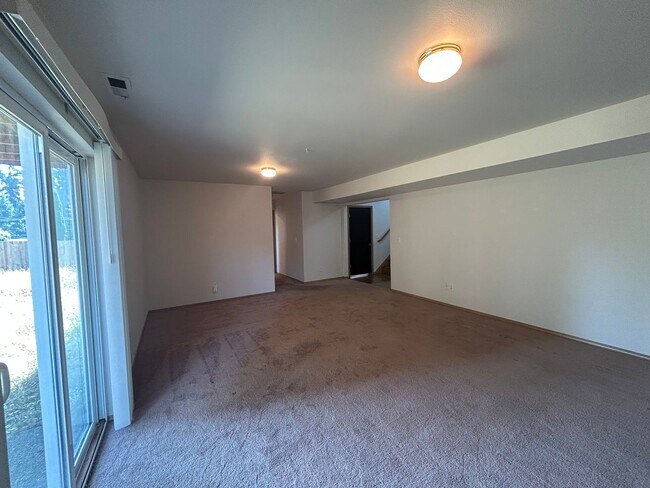 Building Photo - Beautiful 4 bd 3 bath w/ 2-car Garage Home...